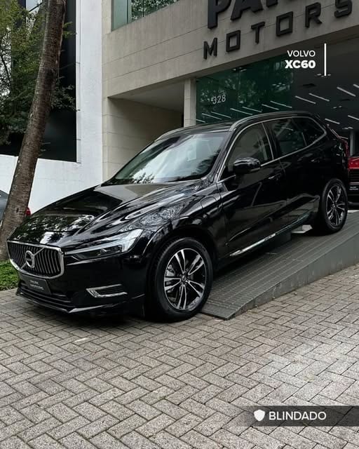 VOLVO XC60 T8
