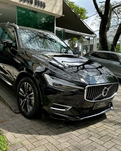 VOLVO XC60 T8 - Imagem 4