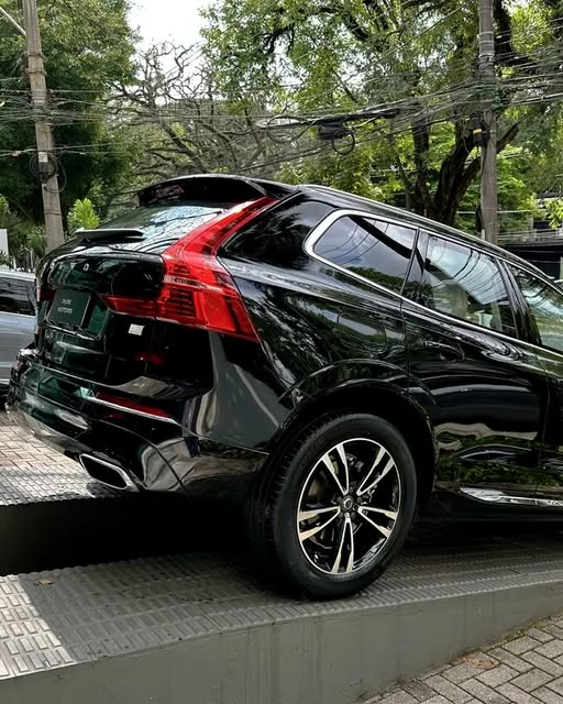 VOLVO XC60 T8 - Imagem 5