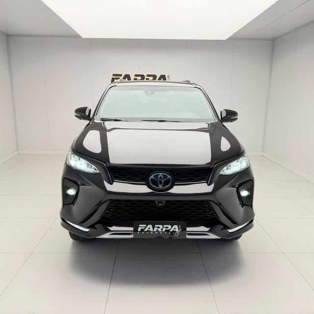 TOYOTA HILUX SW4 DIAMOND 2.8 TB 4X4 DIE. AUT. - Imagem 2