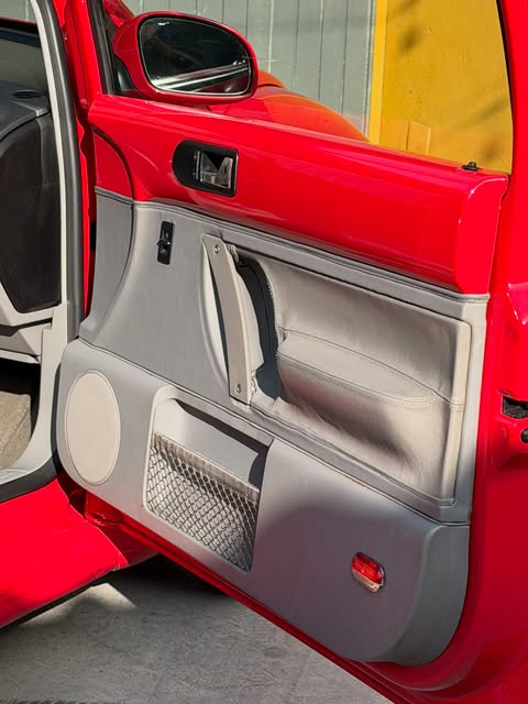 VOLKSWAGEN NEW BEETLE - Imagem 11