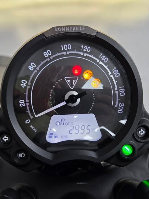 TRIUMPH BONNEVILLE SPEEDMASTER - Imagem 16