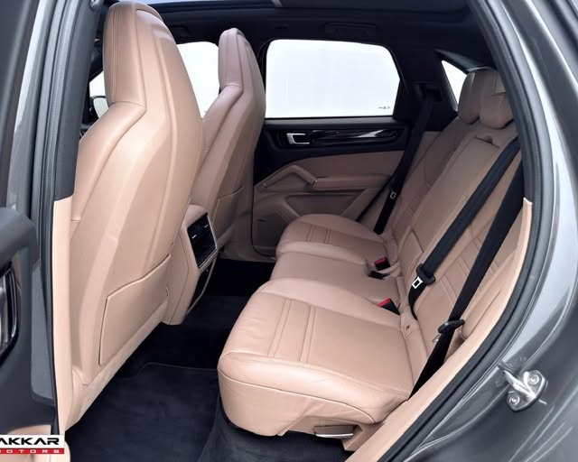PORSCHE CAYENNE E-HYBRID - Imagem 8