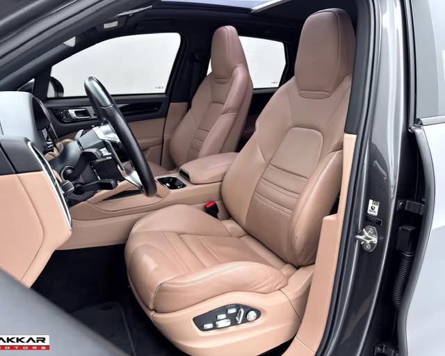 PORSCHE CAYENNE E-HYBRID - Imagem 9