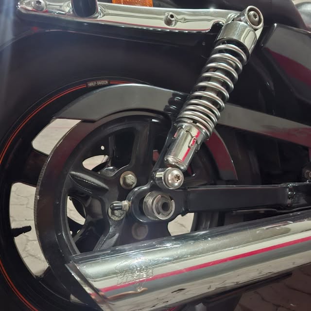 HARLEY-DAVIDSON SPORTSTER XL 1200 CUSTOM - Imagem 10