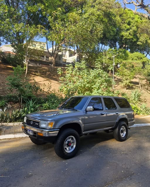 TOYOTA HILUX - Imagem 8