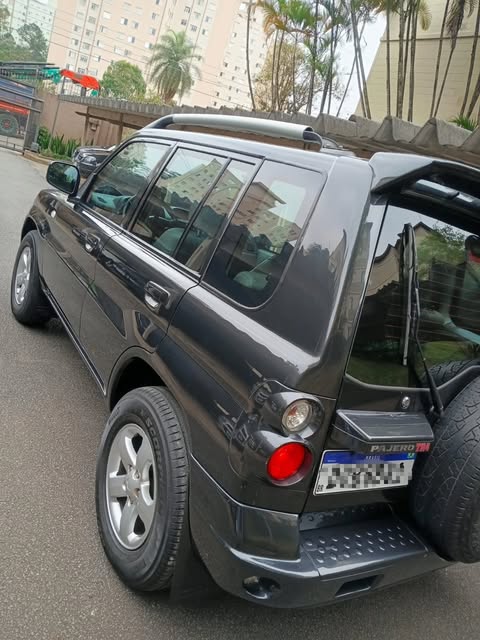 MITSUBISHI PAJERO TR4 - Imagem 7