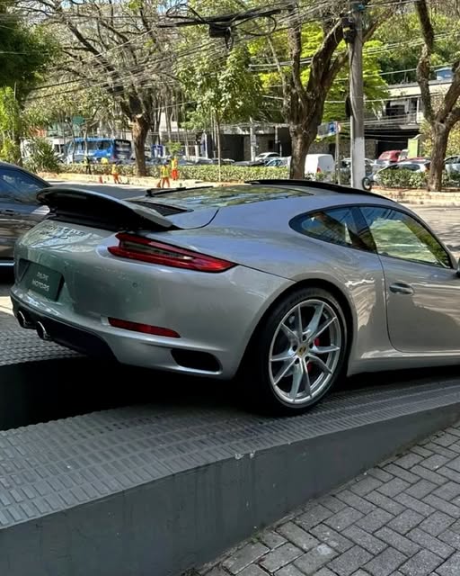 PORSCHE 911 CARRERA S - Imagem 5