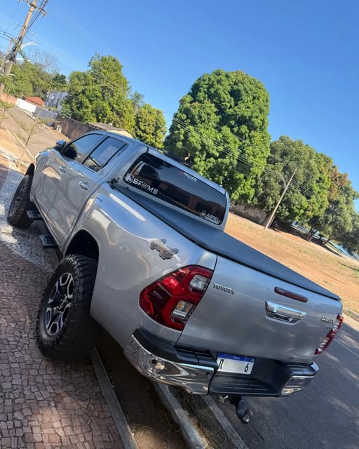 TOYOTA HILUX SRX - Imagem 4