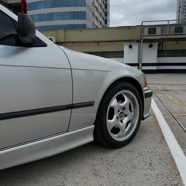 BMW 325I - Imagem 6
