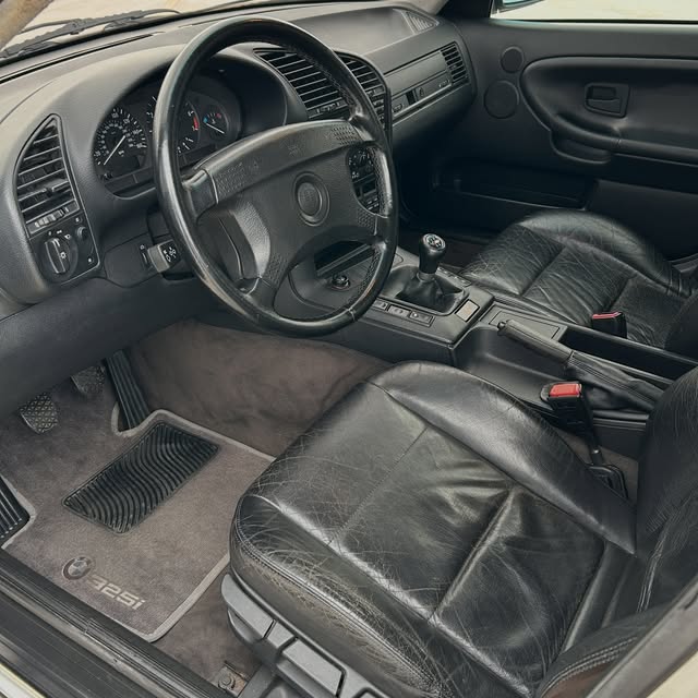 BMW 325I - Imagem 8