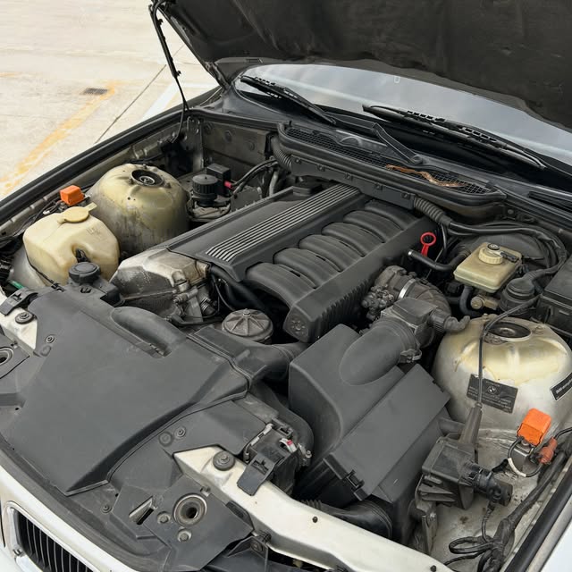 BMW 325I - Imagem 10