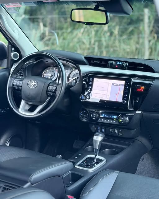 TOYOTA HILUX SRX - Imagem 6