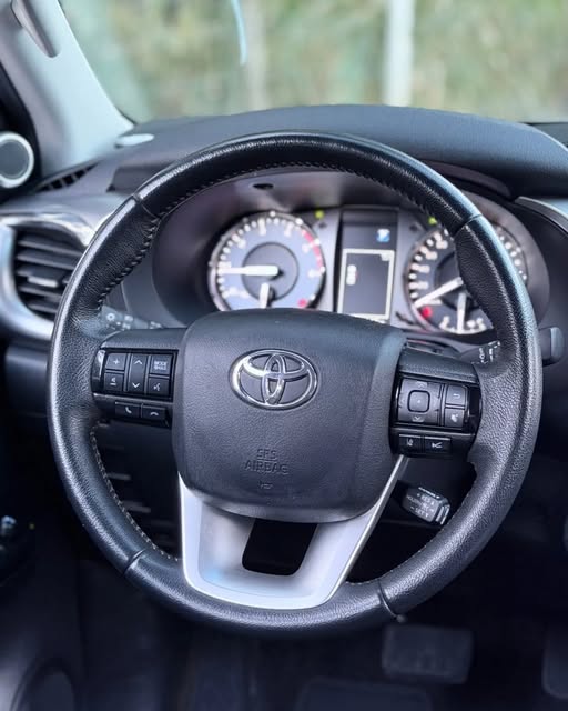TOYOTA HILUX SRX - Imagem 7