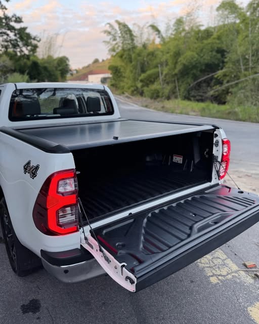 TOYOTA HILUX SRX - Imagem 9