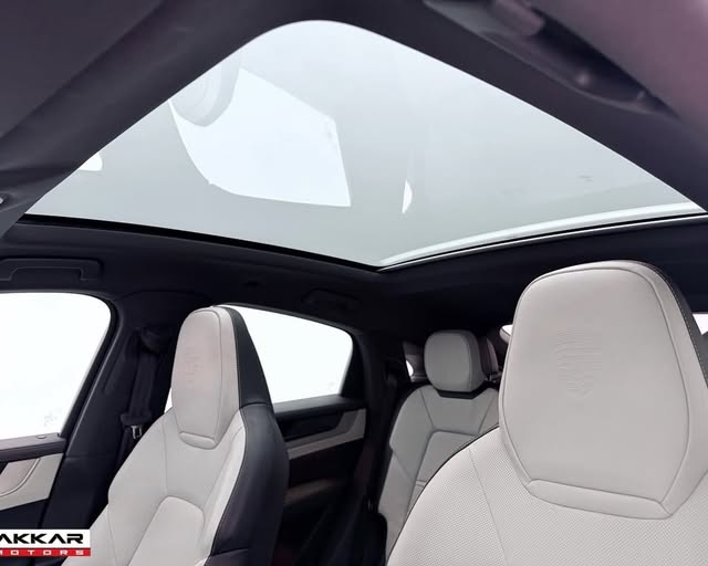 PORSCHE CAYENNE E-HYBRID - Imagem 8
