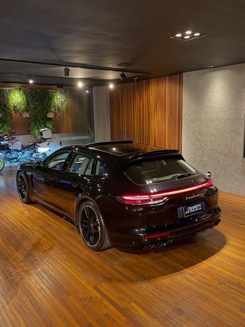PORSCHE PANAMERA 4 E-HYBRID SPORT TURISMO - Imagem 18