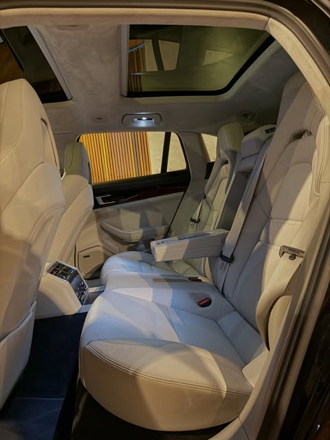 PORSCHE PANAMERA 4 E-HYBRID SPORT TURISMO - Imagem 9