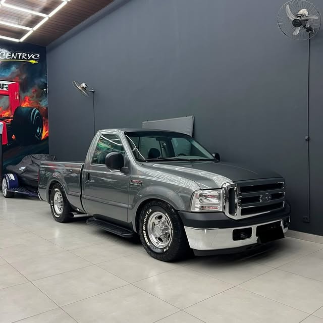 FORD F-250 XLT-L - Imagem 2