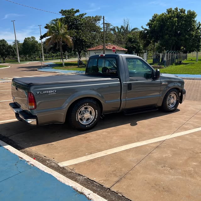 FORD F-250 XLT-L - Imagem 4