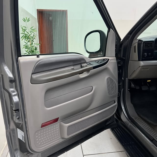 FORD F-250 XLT-L - Imagem 8