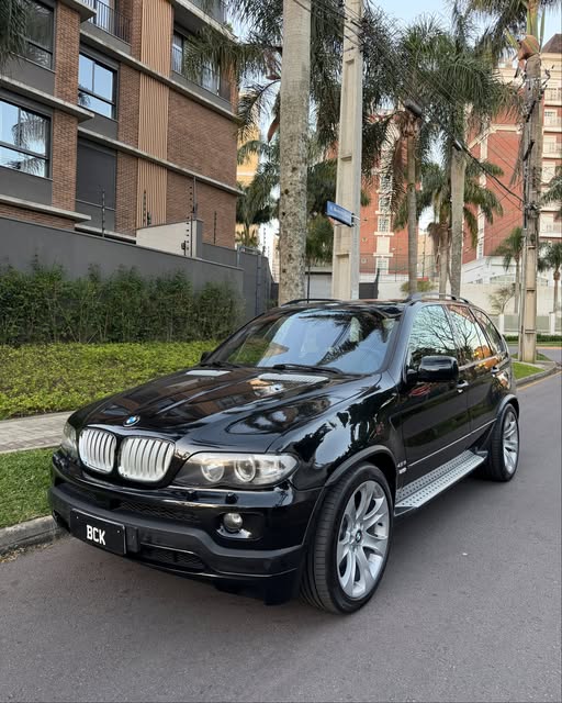 BMW X5 4.8IS - Imagem 1