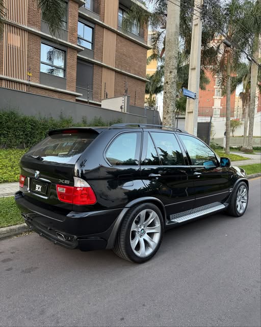 BMW X5 4.8IS - Imagem 6