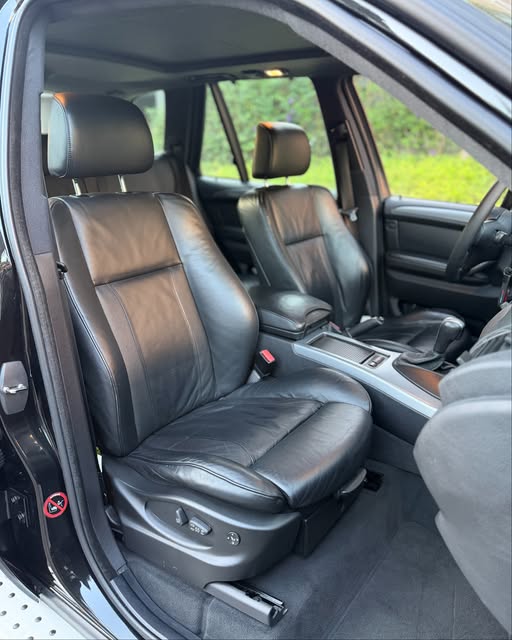 BMW X5 4.8IS - Imagem 8