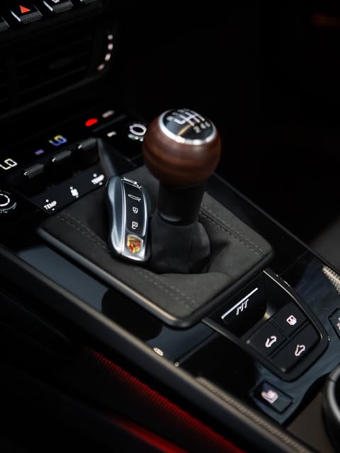 PORSCHE 911 CARRERA T - Imagem 12