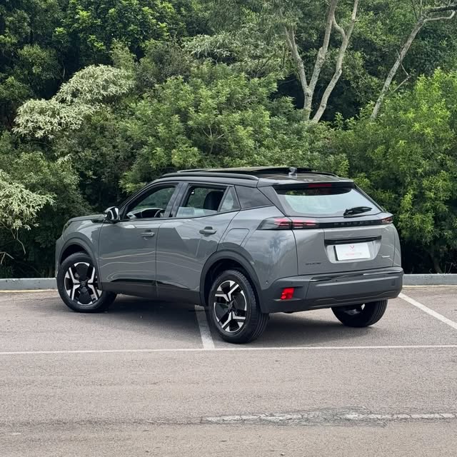 PEUGEOT 2008 GT - Imagem 5