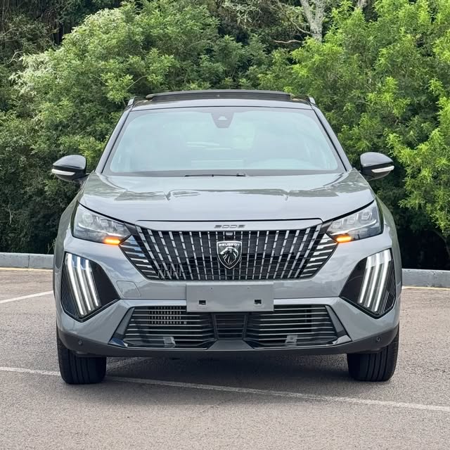 PEUGEOT 2008 GT - Imagem 7