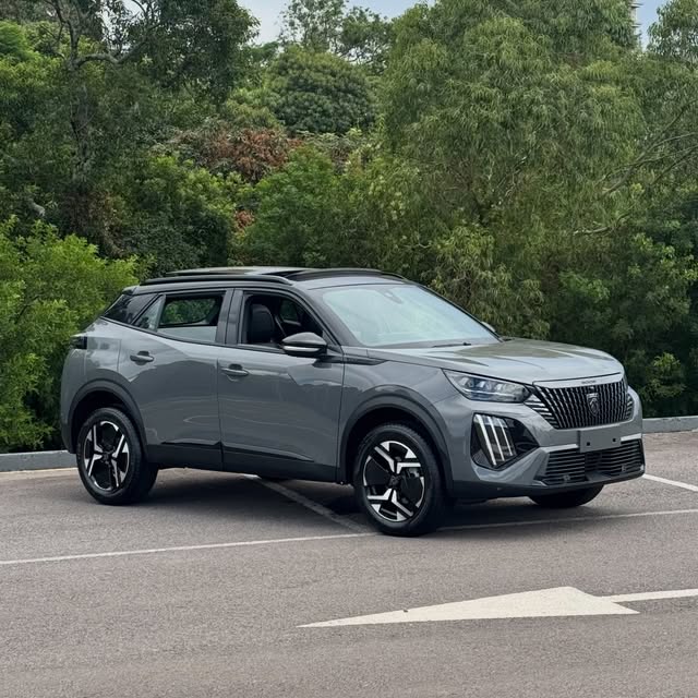 PEUGEOT 2008 GT - Imagem 8