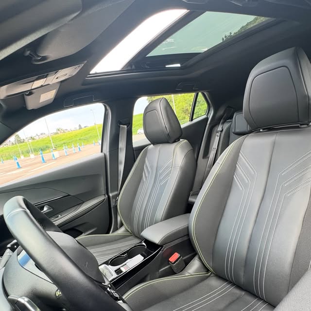 PEUGEOT 2008 GT - Imagem 10