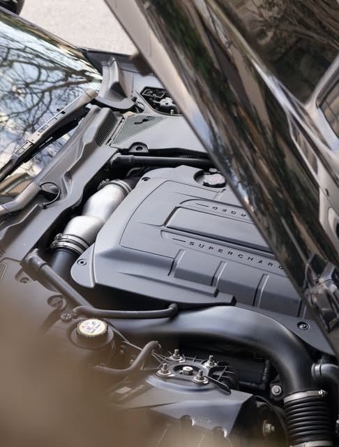 JAGUAR XKR - Imagem 10