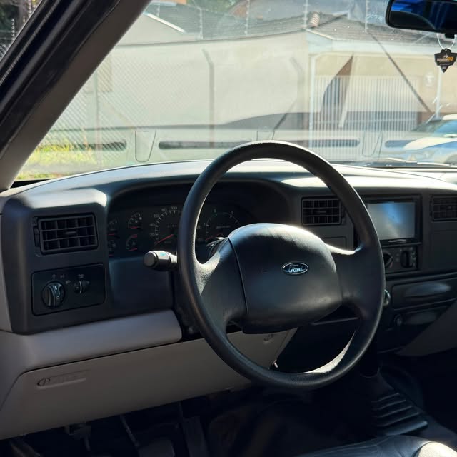 FORD F-250 XLT-L - Imagem 17