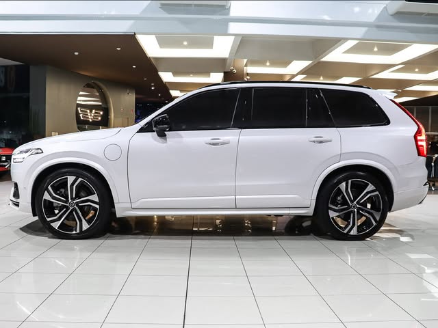 VOLVO XC90 T8 ULTIMATE DARK - Imagem 2