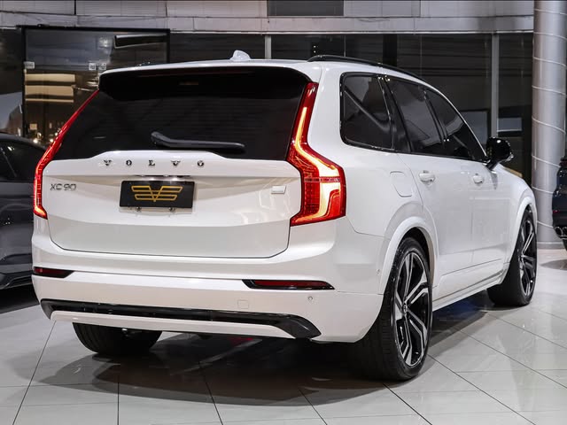 VOLVO XC90 T8 ULTIMATE DARK - Imagem 3