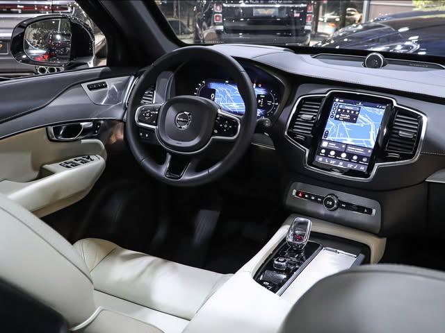 VOLVO XC90 T8 ULTIMATE DARK - Imagem 6