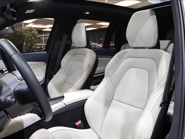VOLVO XC90 T8 ULTIMATE DARK - Imagem 7