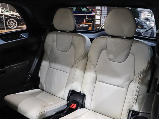 VOLVO XC90 T8 ULTIMATE DARK - Imagem 10