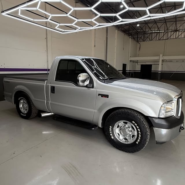 FORD F-250 XLT-L - Imagem 1