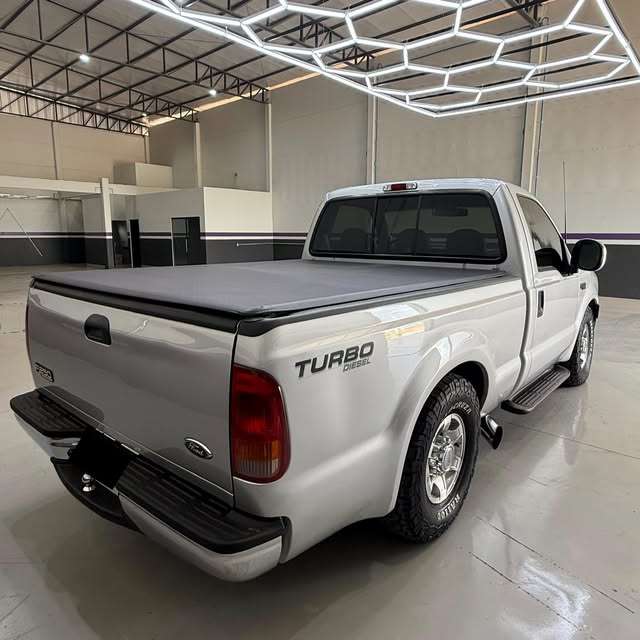 FORD F-250 XLT-L - Imagem 4