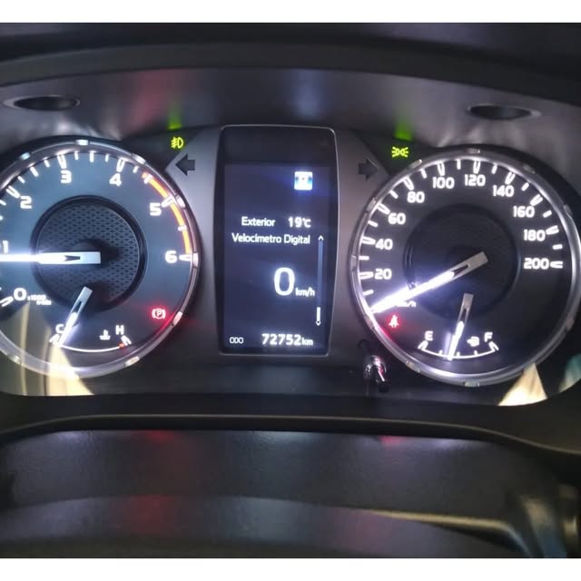 TOYOTA HILUX SRX PLUS - Imagem 6