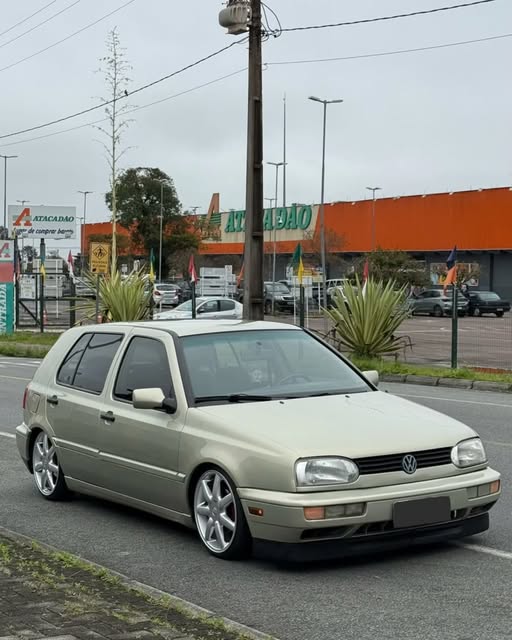 VOLKSWAGEN GOLF GLX - Imagem 2
