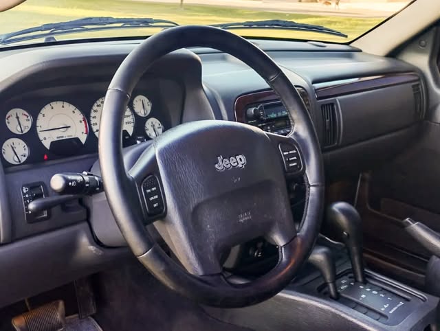 JEEP GRAND CHEROKEE LIMITED V8 - Imagem 8