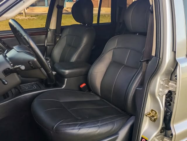 JEEP GRAND CHEROKEE LIMITED V8 - Imagem 9