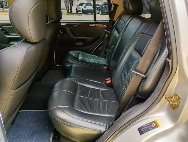 JEEP GRAND CHEROKEE LIMITED V8 - Imagem 10