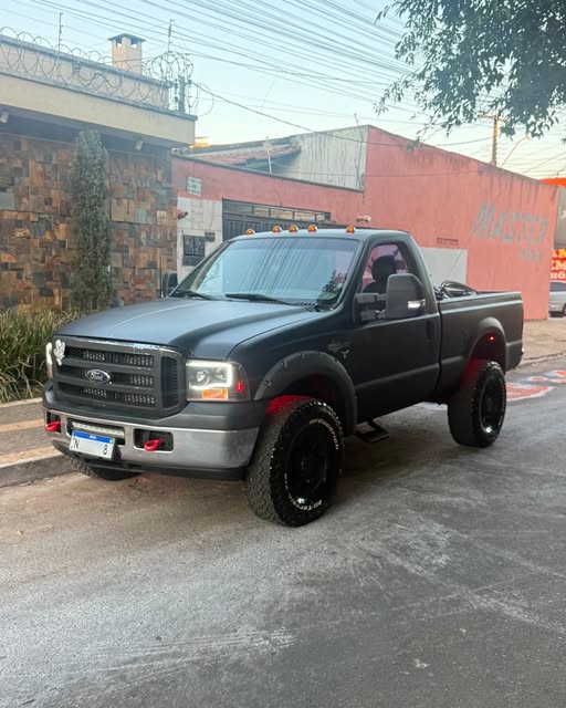 FORD F-250 XLT - Imagem 1