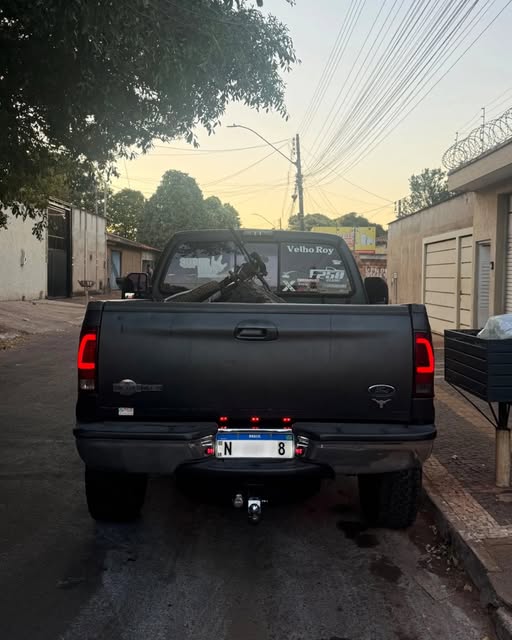 FORD F-250 XLT - Imagem 4