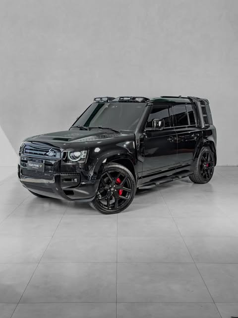 LAND ROVER DEFENDER 110 SE - Imagem 1